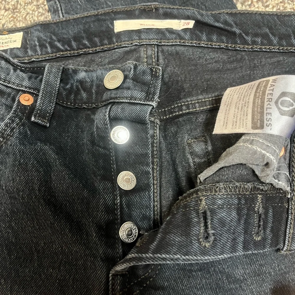Levi’s Wedgie Jeans - Picture 3 of 5